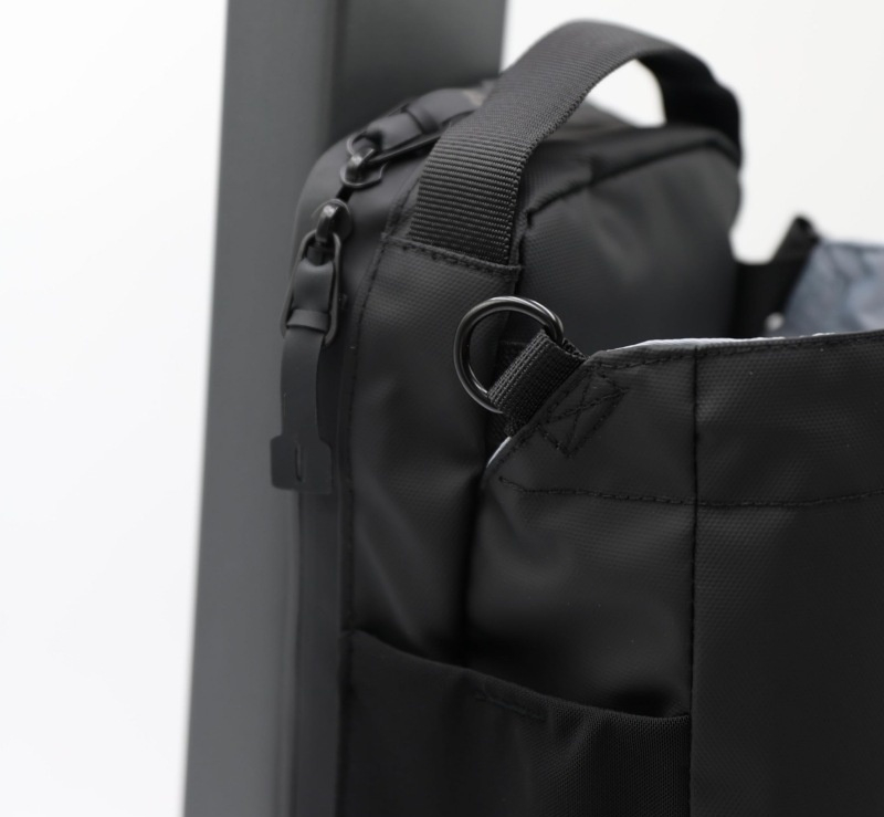 Strenith™ Magnetic Water Bottle Gym Bag – Hydration Meets Innovation