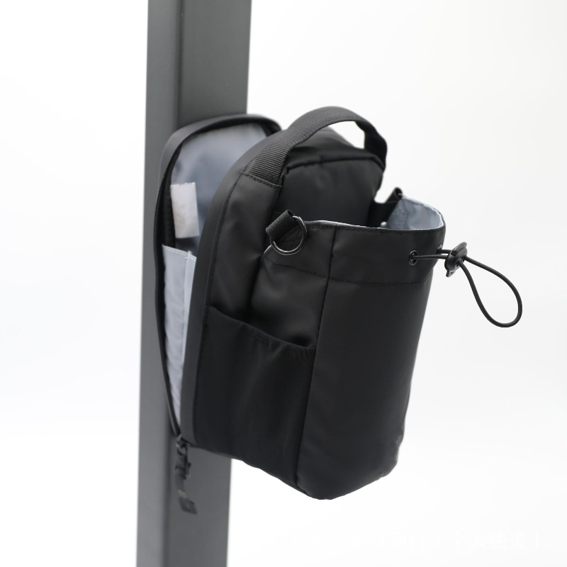 Strenith™ Magnetic Water Bottle Gym Bag – Hydration Meets Innovation